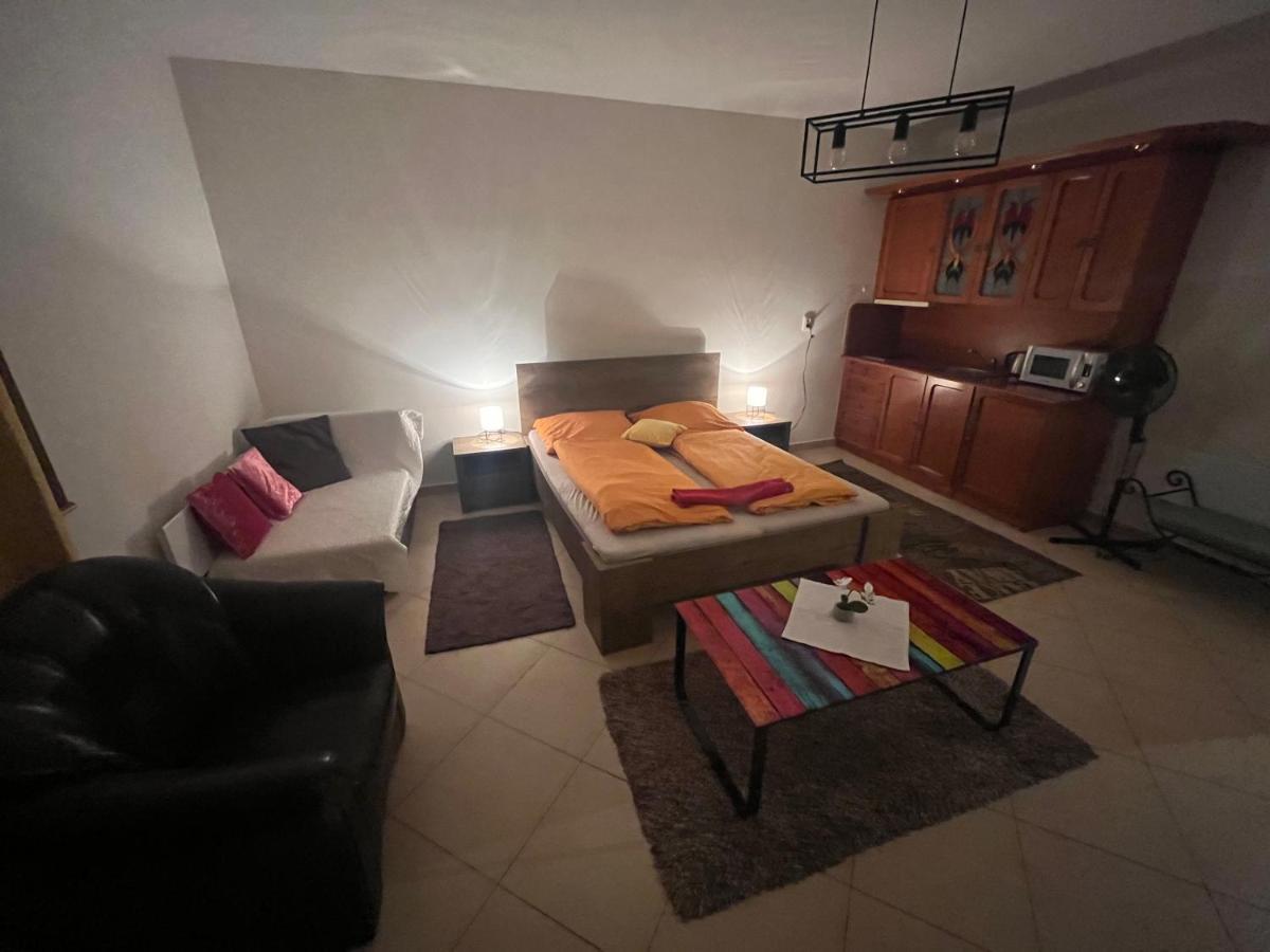 Monelly Apartman Komárno 외부 사진